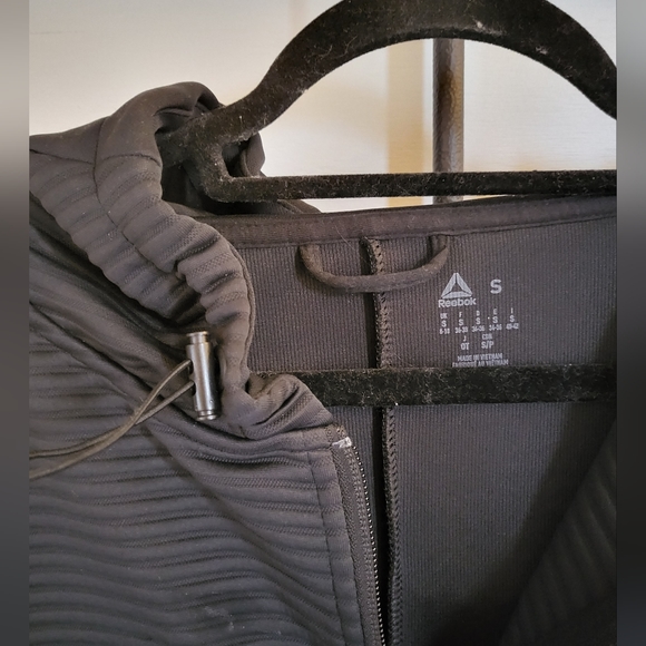 Reebok jacket - Picture 2 of 3